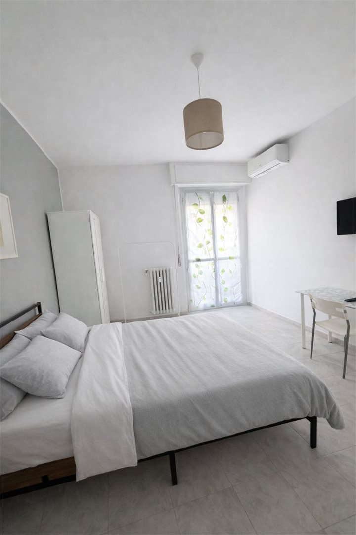 STANZA trilocale in affitto  via Alfonso Cossa 2, Milano, località MILANO